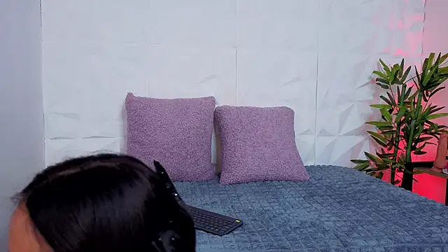 Snapshot of AuroraLanee_ chatting on November 10, 2025, 6:40 pm AuroraLanee online show from November 10, 2025, 6:40 pm