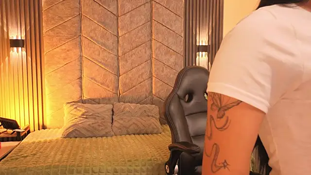 Snapshot of AuroraLanee_ chatting on November 11, 2025, 7:14 pm AuroraLanee online show from November 11, 2025, 7:14 pm