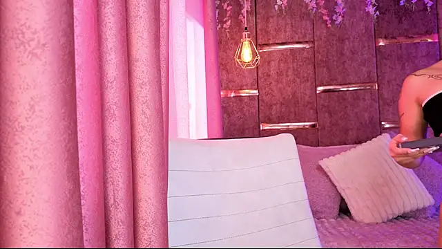 Snapshot of AuroraLanee_ chatting on November 19, 2025, 7:25 pm AuroraLanee online show from November 19, 2025, 7:25 pm