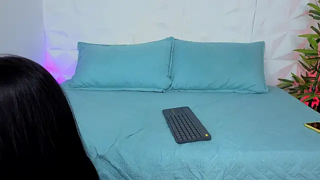 Snapshot of AuroraLanee_ chatting on November 22, 2025, 7:57 pm AuroraLanee online show from November 22, 2025, 7:57 pm