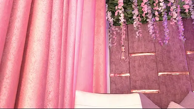 Snapshot of AuroraLanee_ chatting on November 26, 2025, 7:26 pm AuroraLanee online show from November 26, 2025, 7:26 pm