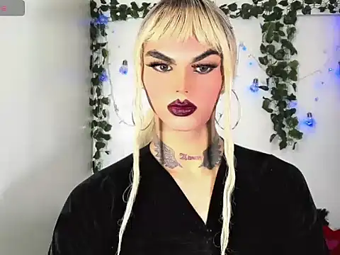 Sofia-hot  online show from November 18, 2025, 7:40 pm