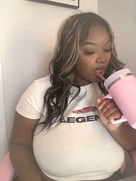 Fxncymuse online show from February 24, 2026, 7:23 pm