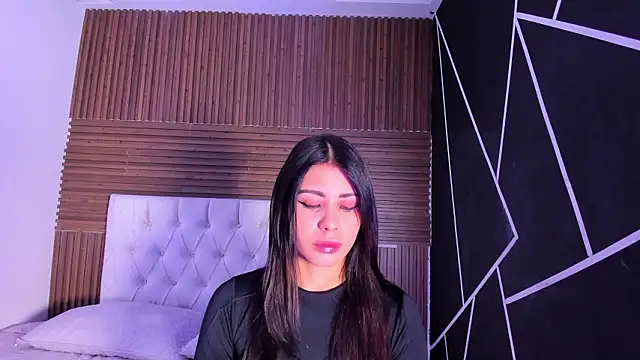 ZarinaWynne online show from March 23, 2026, 1:15 pm