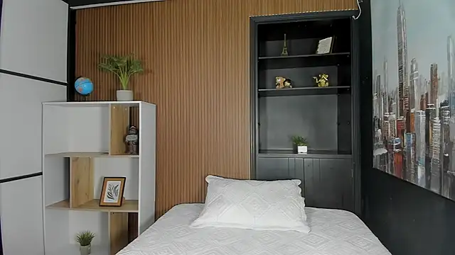 ZarinaWynne online show from March 28, 2026, 3:55 pm