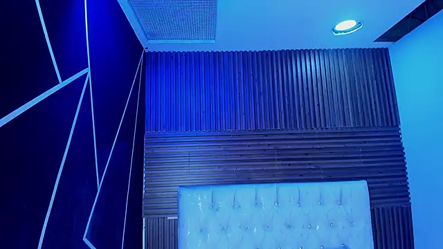 ZarinaWynne online show from April 9, 2026, 1:05 pm