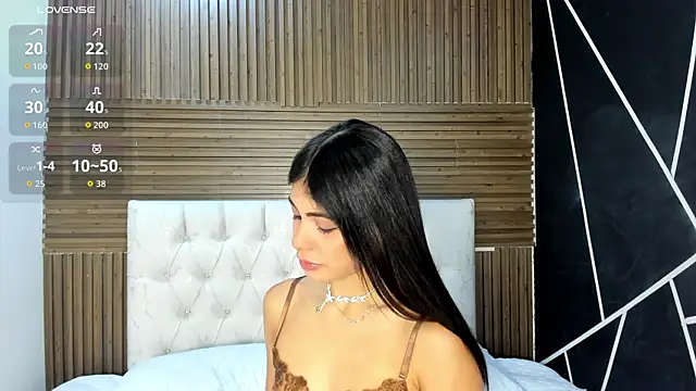 ZarinaWynne online show from April 23, 2026, 12:40 pm