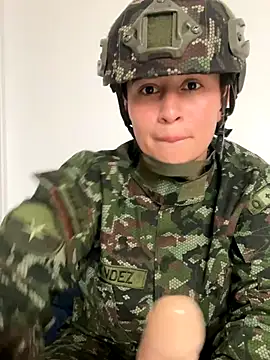 Miia Hoot online show from November 13, 2025, 5:34 pm