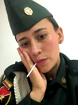 Miia Hoot online show from November 15, 2025, 2:35 pm