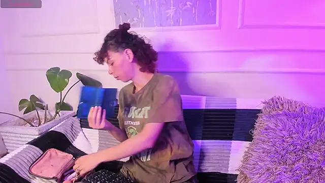 AliceMadnes online show from March 14, 2026, 12:43 pm