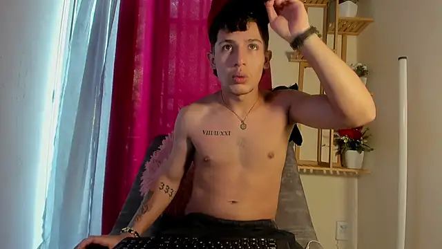 Snapshot of latiin_boy21 chatting on November 13, 2025, 6:07 pm latiin boy21 online show from November 13, 2025, 6:07 pm