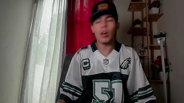 Snapshot of latiin_boy21 chatting on November 19, 2025, 6:08 pm latiin boy21 online show from November 19, 2025, 6:08 pm