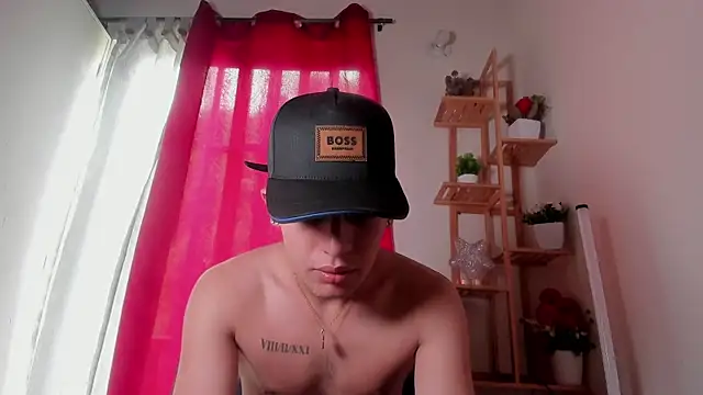 Snapshot of latiin_boy21 chatting on November 20, 2025, 5:45 pm latiin boy21 online show from November 20, 2025, 5:45 pm