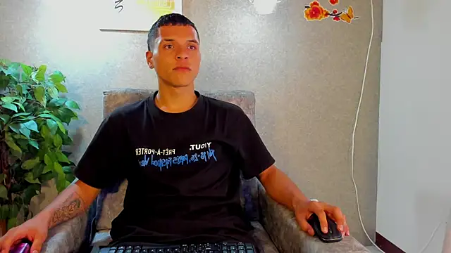 damian vega13 online show from November 12, 2025, 5:35 pm