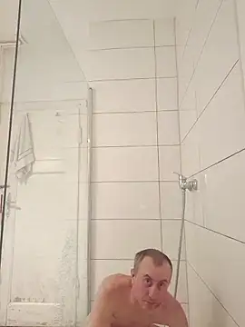 TirelessLot3 online show from April 19, 2026, 9:39 pm