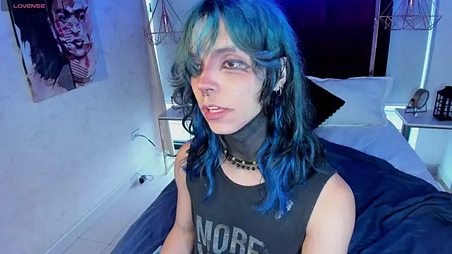 Snapshot of luxiel_ chatting on June 9, 2026, 9:15 pm luxiel online show from June 9, 2026, 9:15 pm