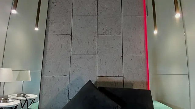 Isa preasley online show from November 26, 2025, 11:44 am