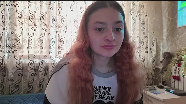 SweetLiaison online show from March 19, 2026, 5:33 am