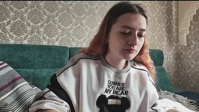 SweetLiaison online show from April 18, 2026, 5:55 am