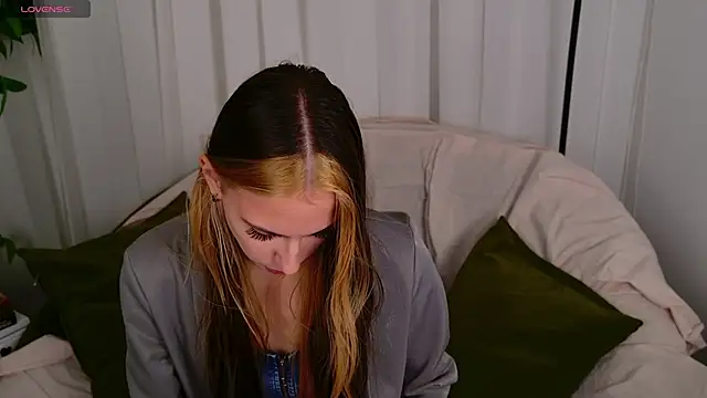 Snapshot of AriaBe11 chatting on November 29, 2025, 7:11 am AriaBe11 online show from November 29, 2025, 7:11 am