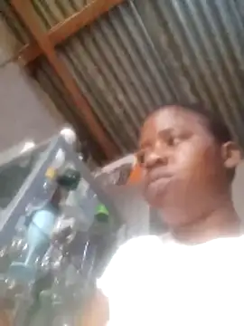 CUTE V 123 online show from November 24, 2025, 3:23 pm