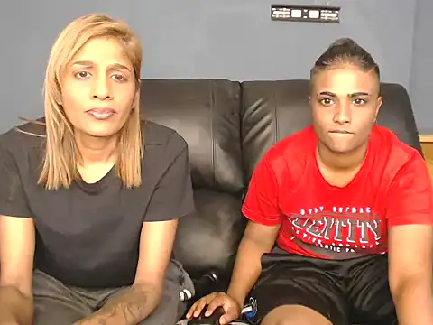 Snapshot of power_couple1 chatting on November 14, 2025, 8:24 am power couple1 online show from November 14, 2025, 8:24 am