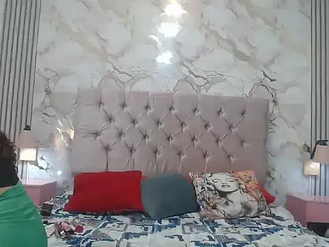 Snapshot of DannaAndPeter chatting on November 12, 2025, 7:57 pm DannaAndPeter online show from November 12, 2025, 7:57 pm