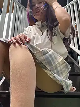 Snapshot of luna-sisi chatting on April 8, 2026, 4:45 am luna-sisi online show from April 8, 2026, 4:45 am