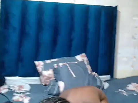 Snapshot of SlimBitch202 chatting on November 25, 2025, 5:35 pm SlimBitch202 online show from November 25, 2025, 5:35 pm