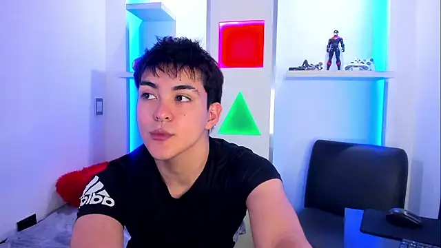 Snapshot of Valentin_X chatting on November 24, 2025, 8:08 pm Valentin X online show from November 24, 2025, 8:08 pm