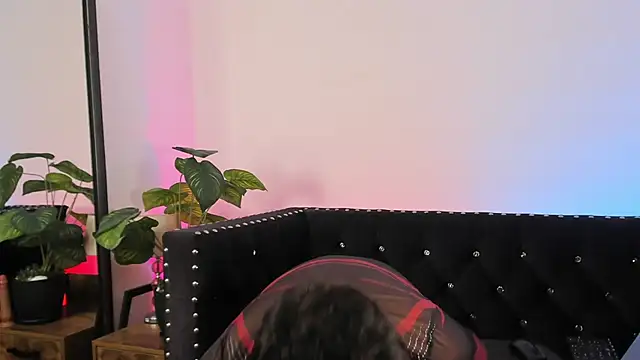 Snapshot of Valentin_X chatting on November 26, 2025, 4:24 am Valentin X online show from November 26, 2025, 4:24 am