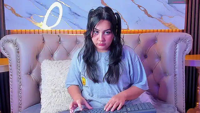 Snapshot of Sweet_Yuna chatting on November 9, 2025, 1:31 pm Sweet Yuna online show from November 9, 2025, 1:31 pm