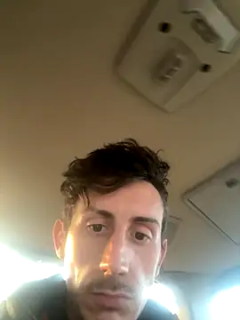 Dildapassivella online show from November 28, 2025, 3:25 pm