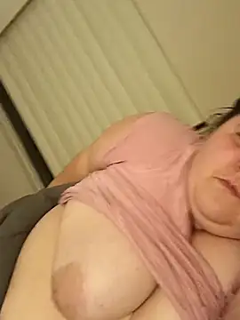 mayflower420 online show from April 13, 2026, 3:34 am