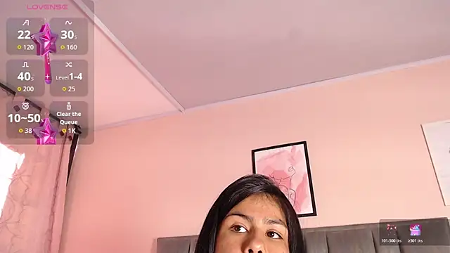 Snapshot of Aiilyn_7 chatting on November 10, 2025, 9:36 pm Aiilyn 7 online show from November 10, 2025, 9:36 pm