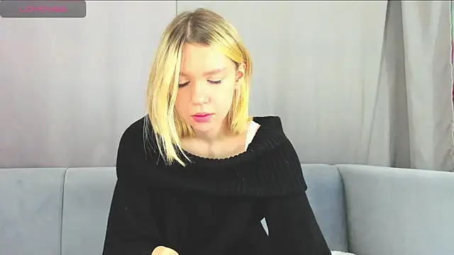 Snapshot of Monisees chatting on November 20, 2025, 2:45 am Monisees online show from November 20, 2025, 2:45 am