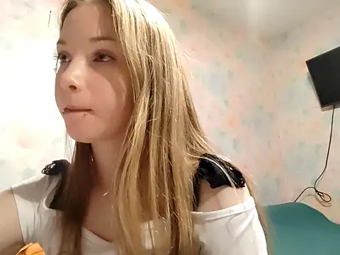 BarkySedna online show from November 23, 2025, 2:44 am