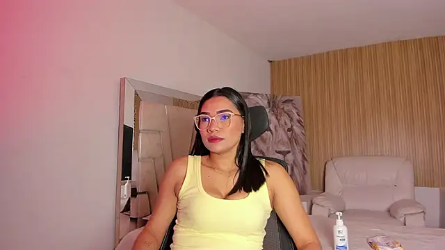 katemooss  online show from November 23, 2025, 12:16 pm