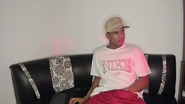 JUANBIGCOCK21CM online show from April 12, 2026, 7:41 pm