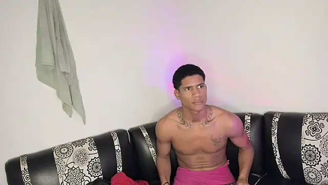 JUANBIGCOCK21CM online show from April 17, 2026, 6:11 pm