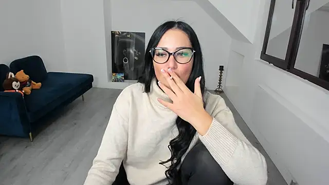 AnyaEvy online show from January 15, 2026, 4:28 am