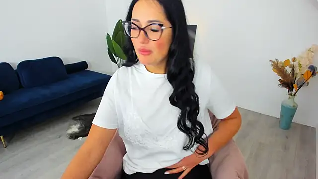 AnyaEvy online show from April 20, 2026, 4:59 am