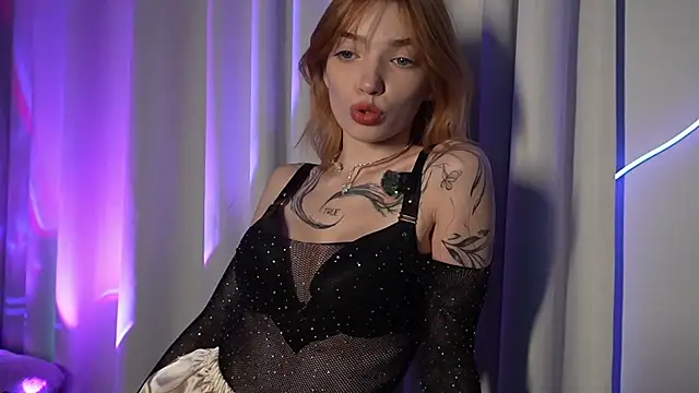 Snapshot of LinaaVelle chatting on May 24, 2026, 12:26 am LinaaVelle online show from May 24, 2026, 12:26 am