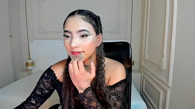 DominikEmber online show from November 25, 2025, 7:58 pm