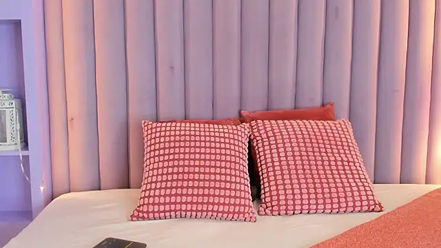 NicoletCherry   online show from January 10, 2026, 7:48 pm