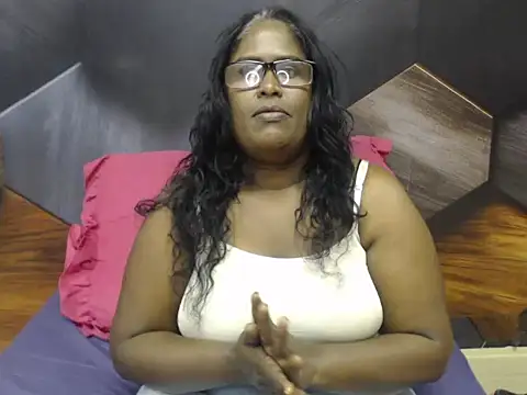 IndianDeluxe online show from November 7, 2025, 9:26 pm