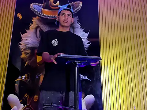 Tommy bigcock19 online show from November 17, 2025, 12:33 pm