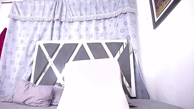 Snapshot of naughty_ten18 chatting on November 27, 2025, 1:57 pm naughty ten18 online show from November 27, 2025, 1:57 pm