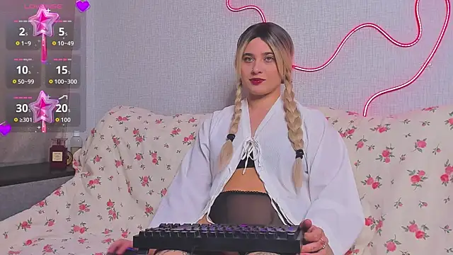 Cherry B1isss online show from November 9, 2025, 6:39 pm