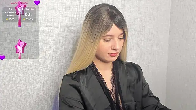 Cherry B1isss online show from November 26, 2025, 8:10 pm